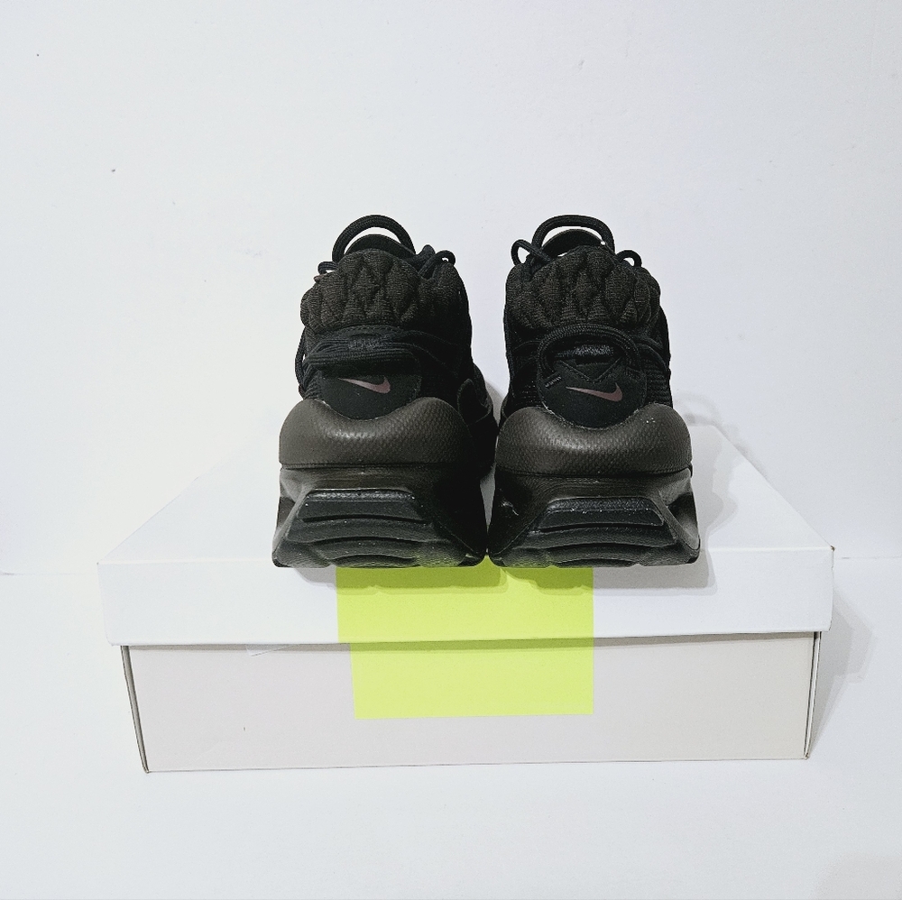Nike Wmn Air Max Flyknit Venture - Picture 4 of 7